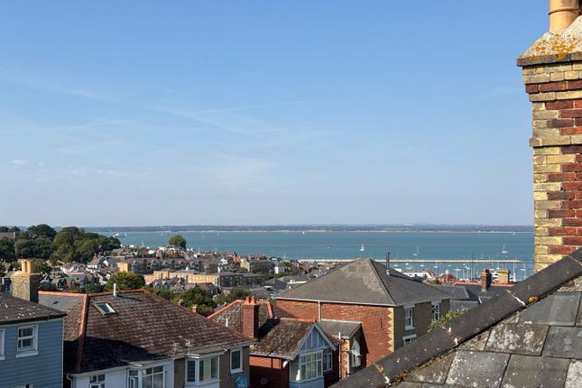 Flat 10, Francesca Court, 98, Mill Hill Road, Cowes photo 2