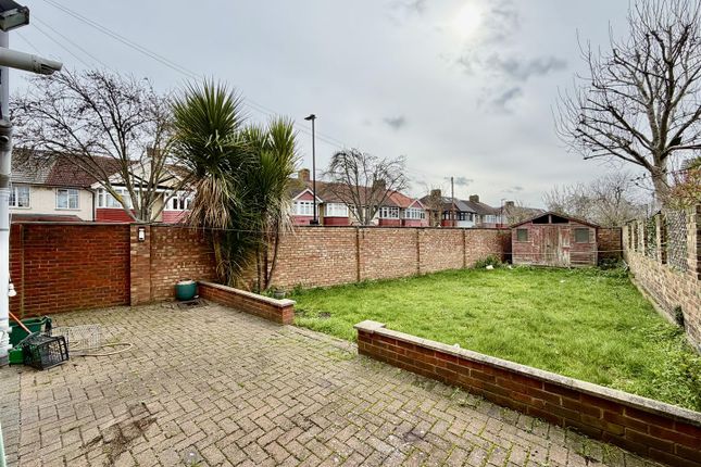 101, Park Road, Hounslow photo 3