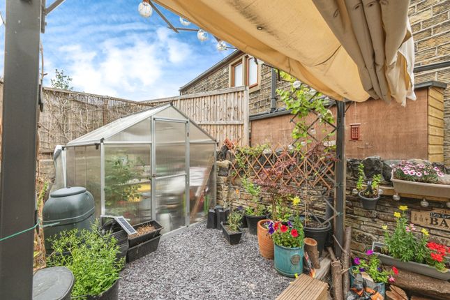 126, Westgate, Cleckheaton, Kirklees photo 4