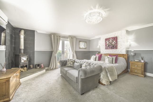 St James House, Cricklade Road, Cirencester photo 4