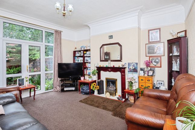 9, Whitethorn Avenue, Manchester photo 3