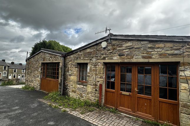 Railside Bungalow, Hufling Lane, Burnley photo 2