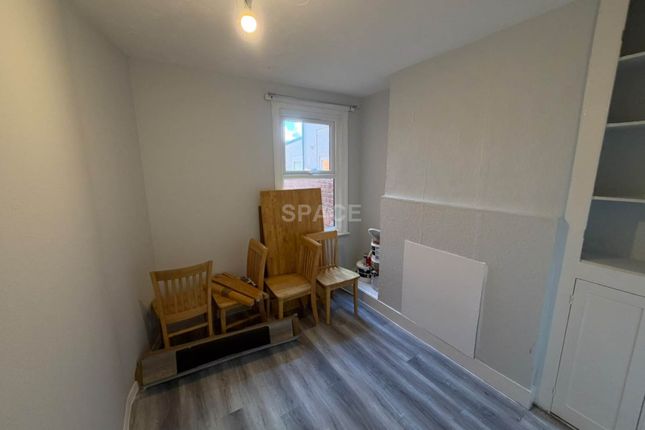 102, Cholmeley Road, Reading photo 5