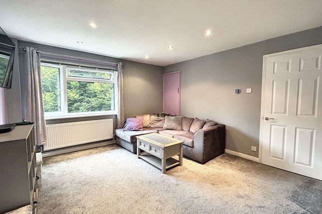 20 Cumberland Way, Southampton photo 2