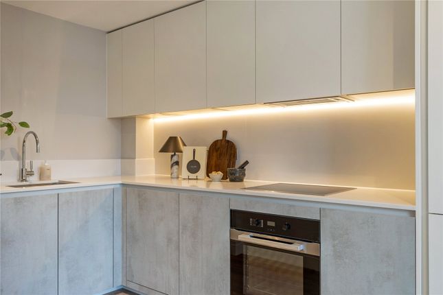 Flat 19, Rossdale Court, 44, Kew Foot Road, Richmond photo 3