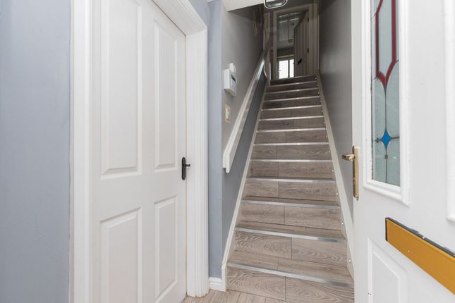 98 Scalloway Road, Glasgow photo 3
