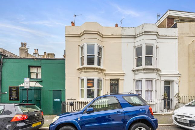Thumbnail Maisonette for sale in College Place, Brighton