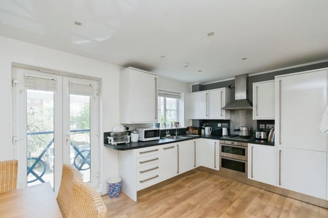 75, San Juan Court, Eastbourne photo 4