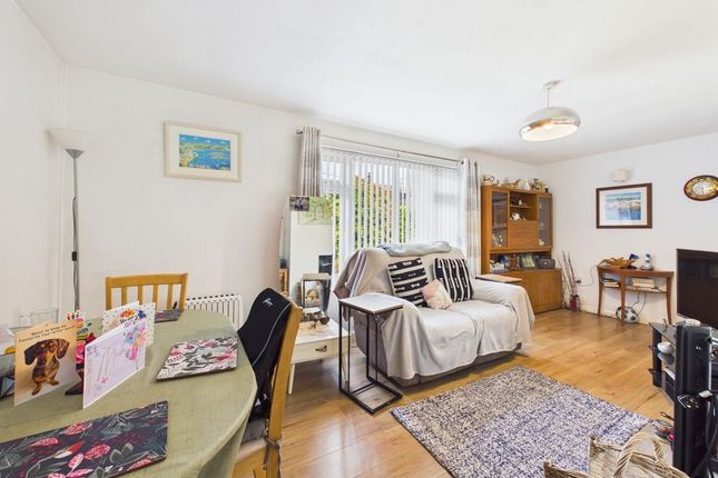28, Lannarth Glas, Redruth photo 2
