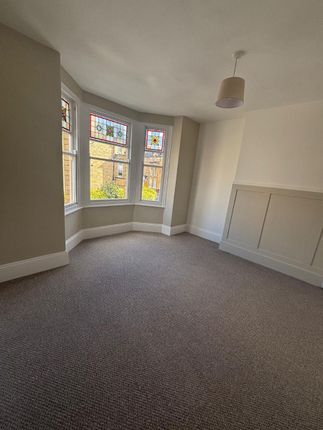 Flat 2 1 Lansdowne Crescent, Bridlington photo 2