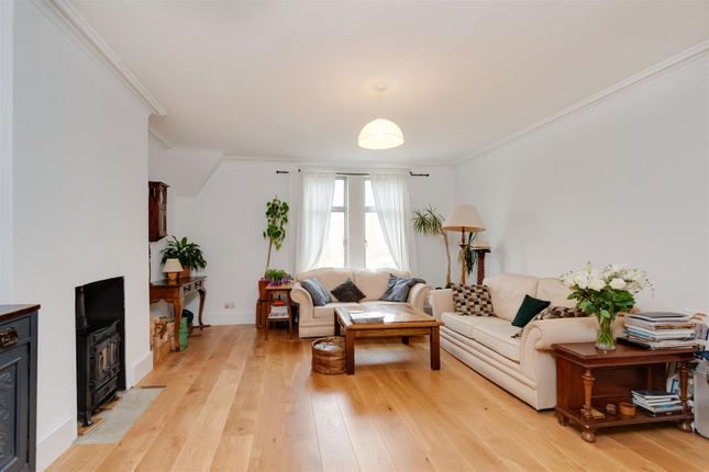 Flat for sale in Parliament Hill, London
