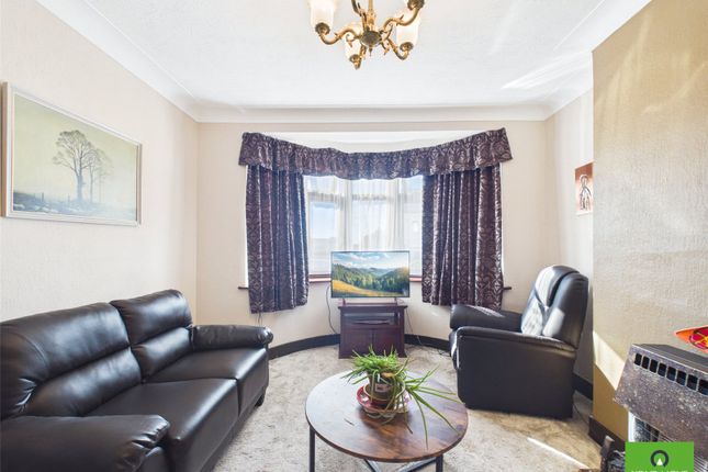 105, Park Lane, Hornchurch photo 3