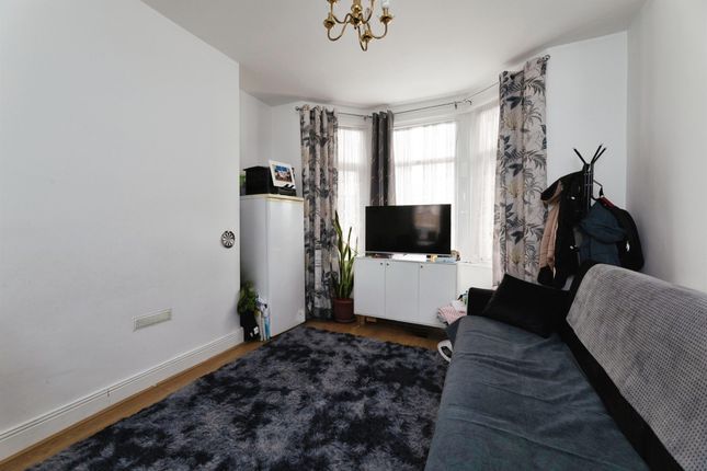 6, Cranborne Road, Barking photo 2