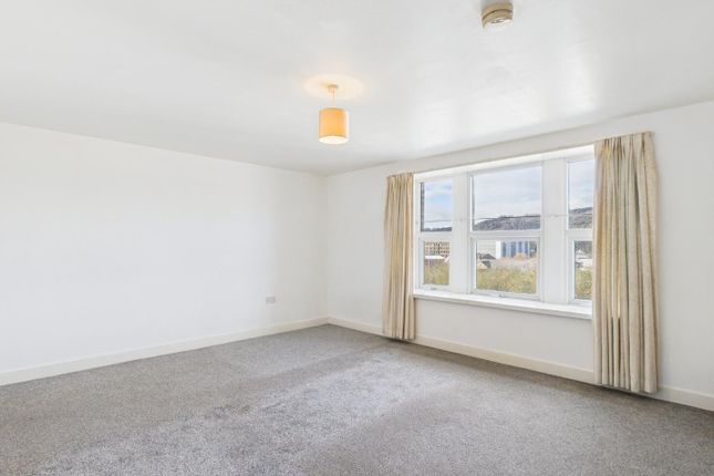 Flat 4 41A Briggate, Shipley photo 2