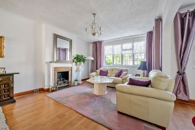 32, Great Bushey Drive, Totteridge photo 3