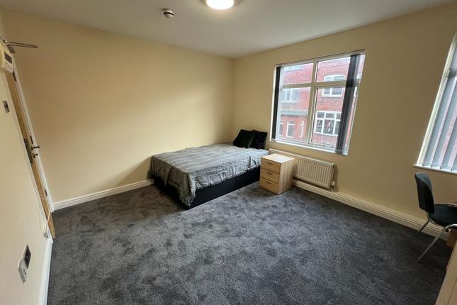 Triplex to rent in Harold Terrace, Leeds