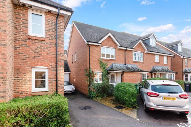 2 bed property for rent in Tylehurst Drive, Redhill, Surrey RH1
