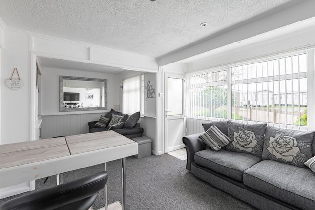 121 Sundowner, Hemsby photo 2