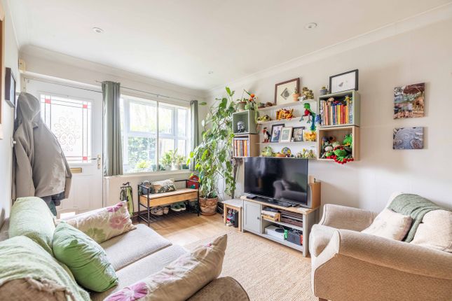 68 Lynton Mews, Chiltern Road, Slough photo 3