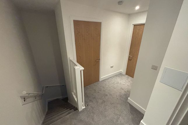 8, Laxton Court, PETERBOROUGH photo 4