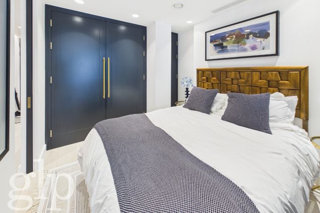 Flat 5 The Watch House, 106 Berwick Street, Greater London photo 4