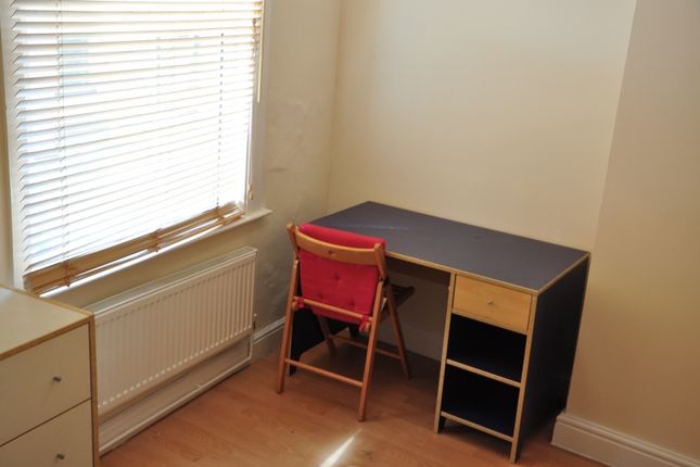 Lucas Street Woodhouse, Leeds photo 3