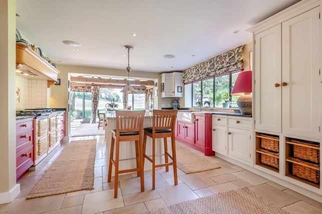 Kitchen/B'fast Room