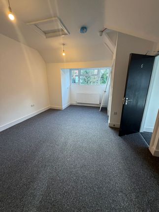 Room 5,, 31 Ashburnham Road, Luton photo 3