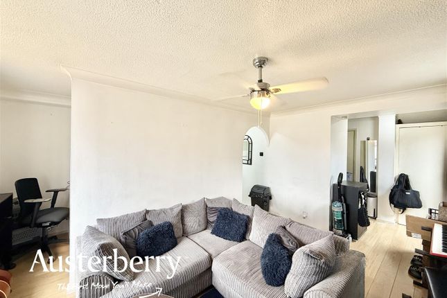 41, Deanscroft Way, Stoke-On-Trent photo 5