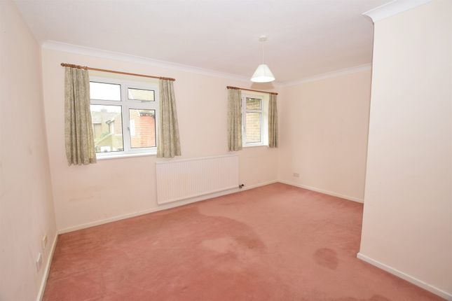 40, Old Place, Bognor Regis photo 5