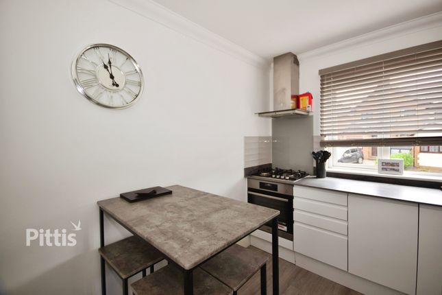 Flat 2, 70, Fairfield Gardens, Sandown photo 3
