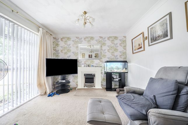 145, Sandpiper Road, Southampton photo 3