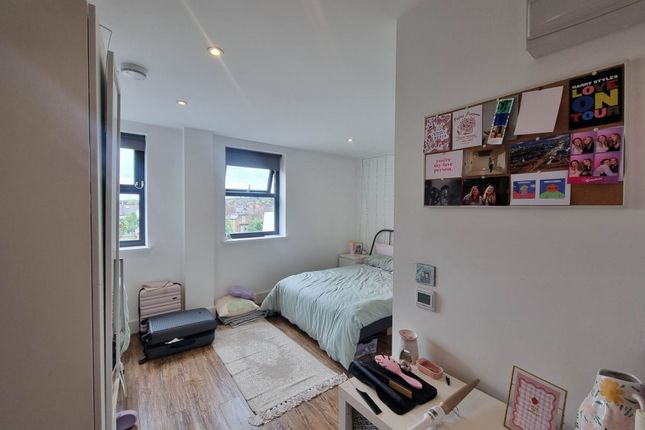Hampden Road, London photo 5