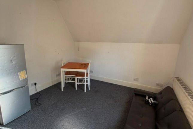 Flat Flat 5, 27, High Street, Orpington photo 4