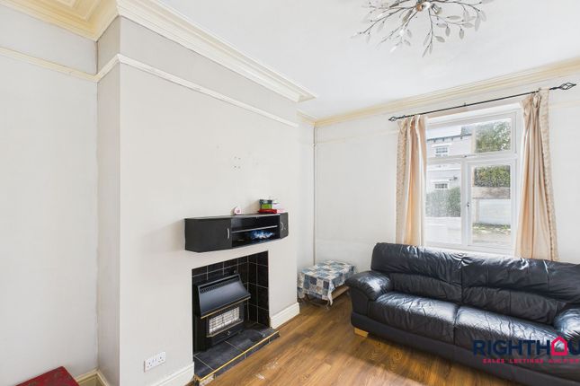 21 Rand Street, Bradford photo 2