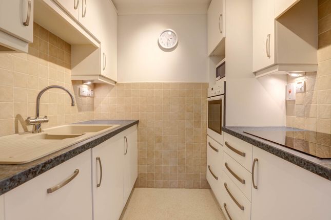 Flat 16, Ryan Court, White Cliff Mill Street, Blandford Forum photo 3