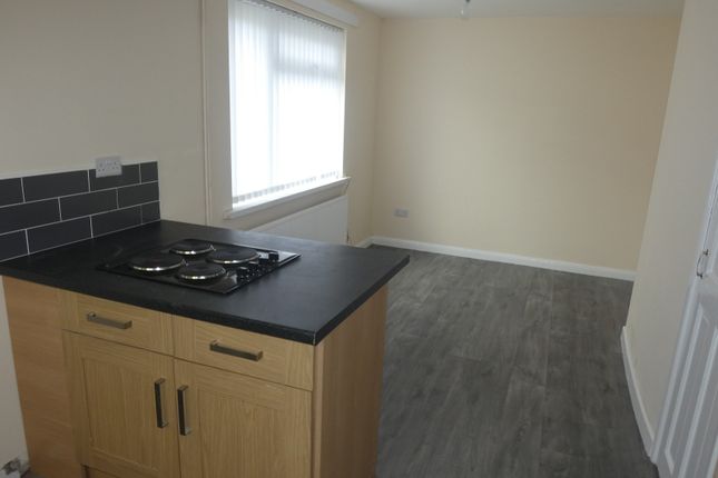 Ynysfach Avenue, Resolven photo 3