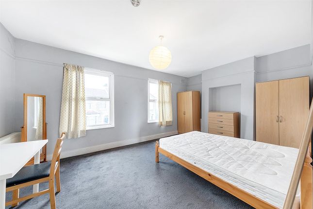 Terraced house to rent in Stanbury Road, London