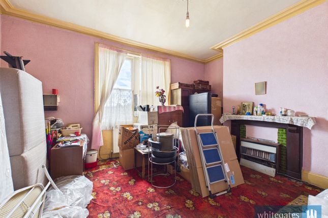 33, Carlisle Terrace, West Yorkshire photo 3