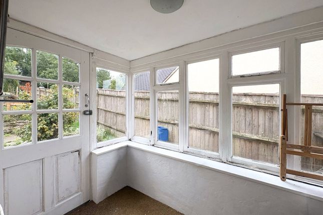 6, Springfield, Axminster photo 4