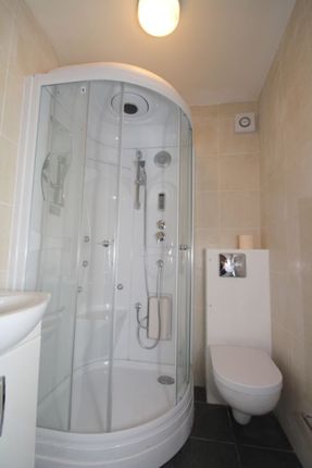 Garden Flat 393, Archway Road, London photo 4