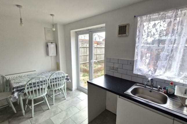 59, Grasshaven Way, London photo 5