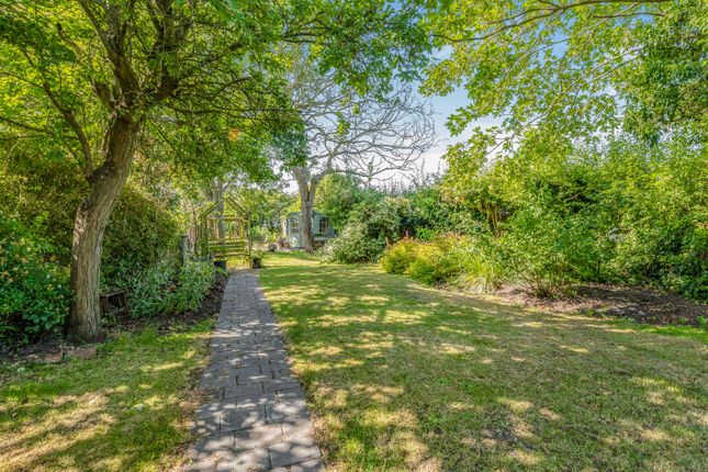 Lea Cottage, Hadley Street, Burton-On-Trent photo 3