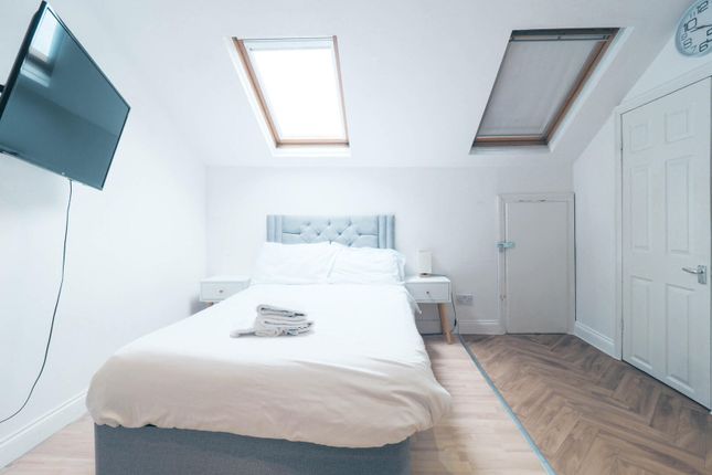 Flat 2, 8, Buckley Road, Kilburn photo 4