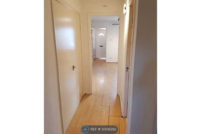 Lowdell Close, Yiewsley, West Drayton photo 4