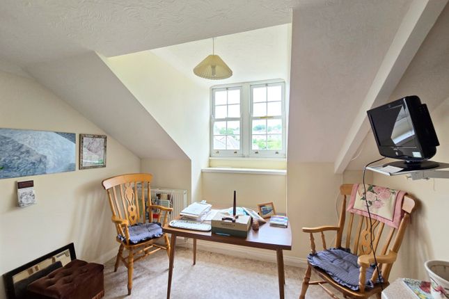 Peel House, St James Street, Okehampton photo 4