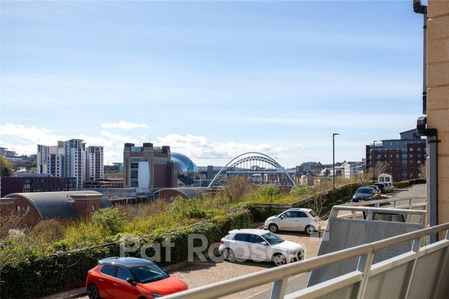 B, bb72, High Quay, Newcastle Upon Tyne photo 2