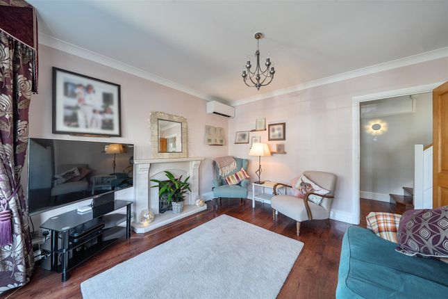 17, Middleton Drive, Pinner photo 4
