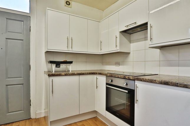 22, Estcourt Terrace, Leeds photo 4
