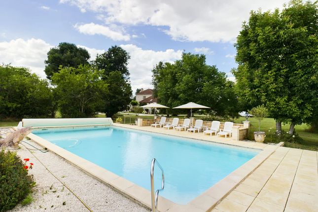 Thumbnail Villa for sale in Gensac, Gironde (Bordeaux Area), Nouvelle-Aquitaine